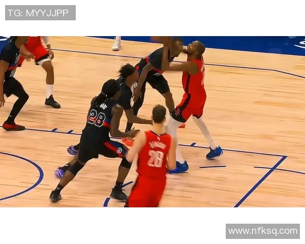 火箭队与活塞队激战2018年11月22日精彩回顾与赛后分析