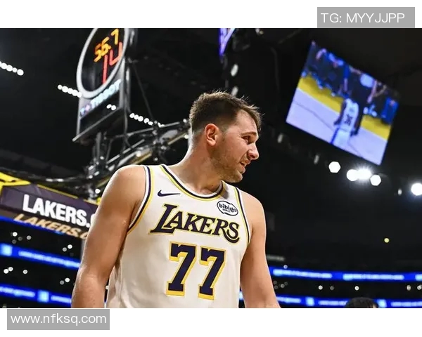 湖人对决老鹰精彩回顾0108比赛中双方球员表现亮眼引发热议